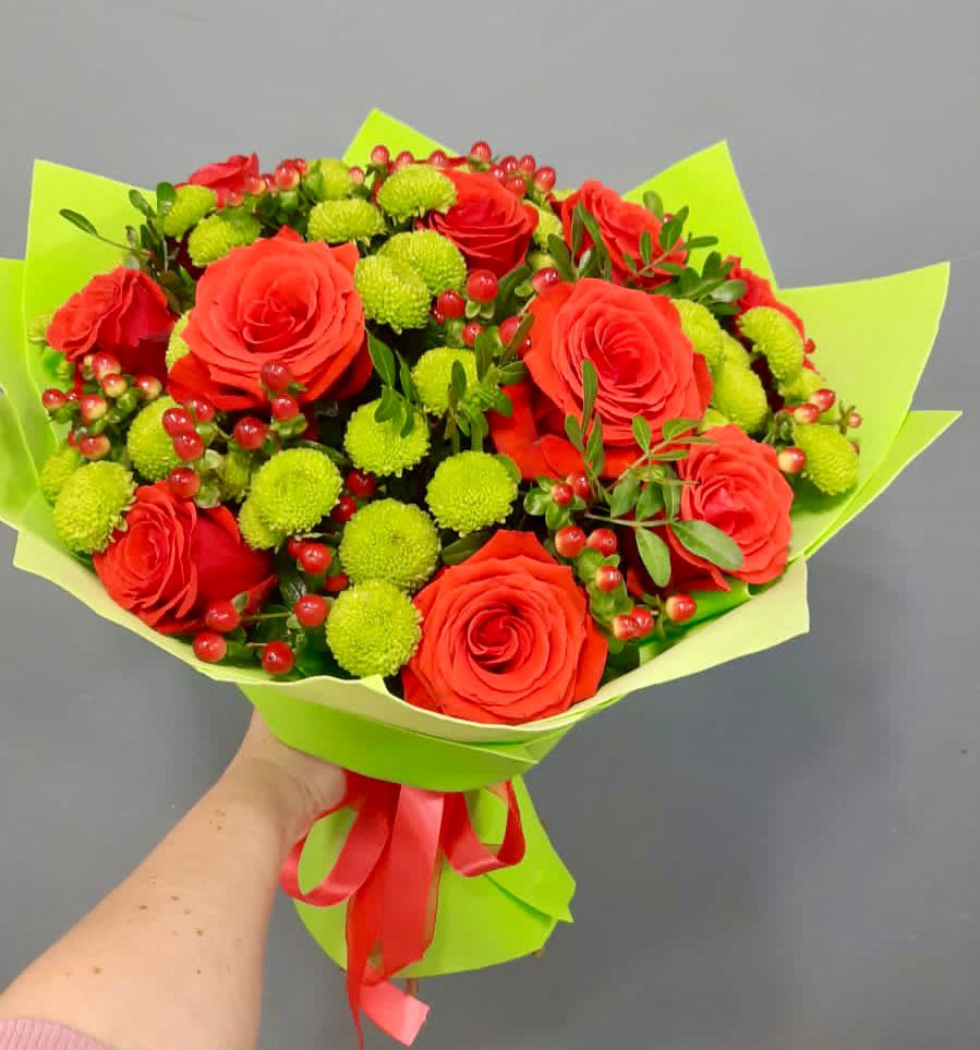 Букет цветов из: Хризантемы и Розы в Дубовке Ставропольского края