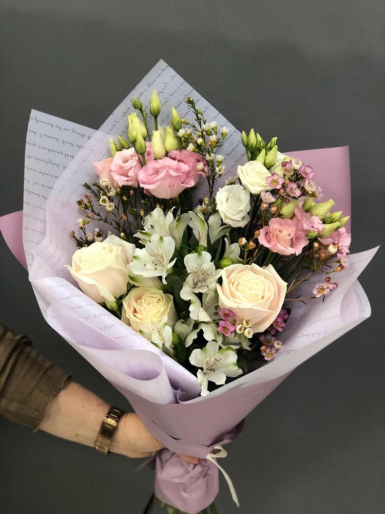 Букет цветов из: Альстромерии, Розы и Лизиантусы в Дубовке Ставропольского края