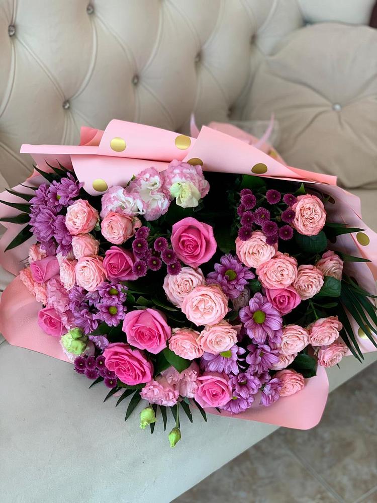 Букет цветов из: Хризантемы, Розы и Лизиантусы в Дубовке Ставропольского края