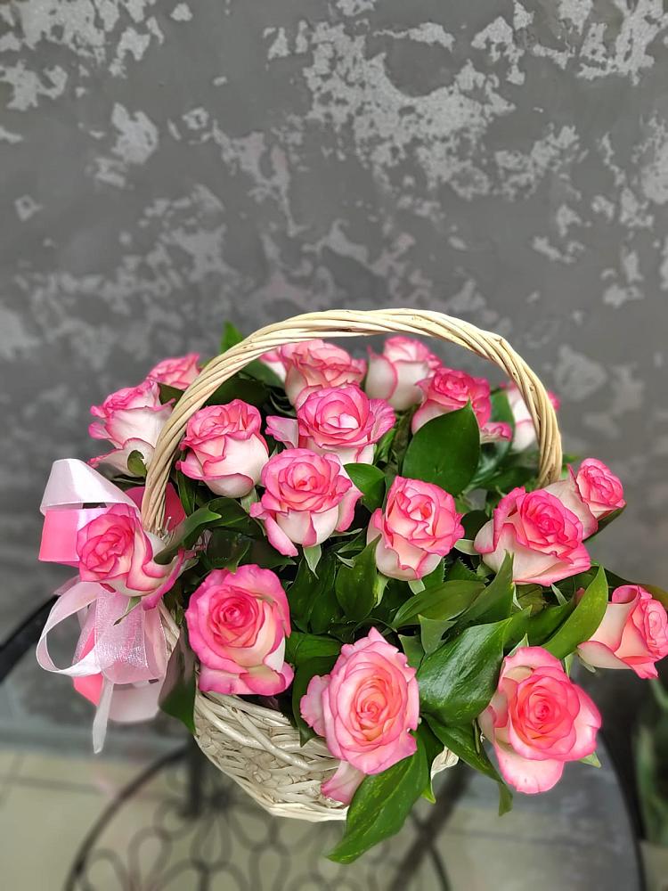 Цветочная композиция из Розы в корзине в Дубовке Ставропольского края