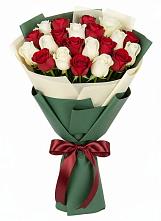 Букет Микс из красных и белых роз в Дубовке Ставропольского края
