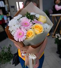 Букет цветов из:  Герберы, Розы и Хризантемы в Дубовке Ставропольского края