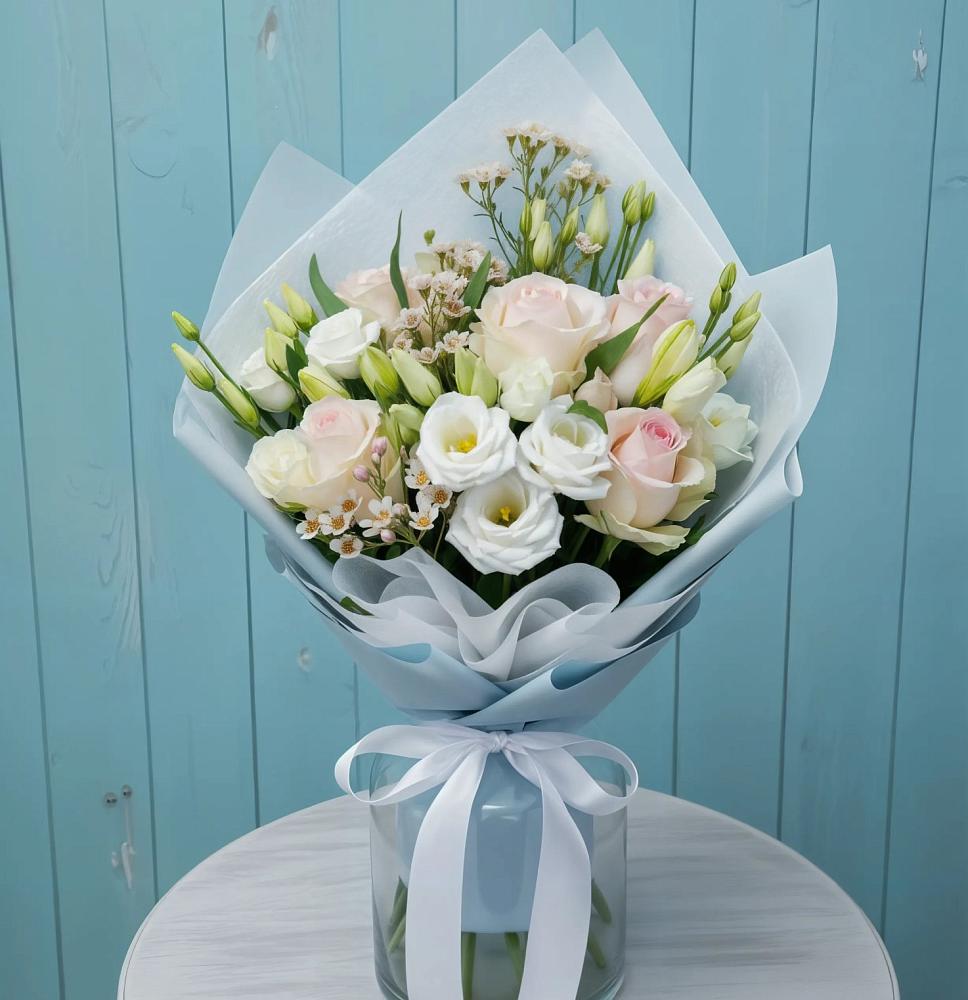 Букет цветов из: Розы и Лизиантусы в Дубовке Ставропольского края