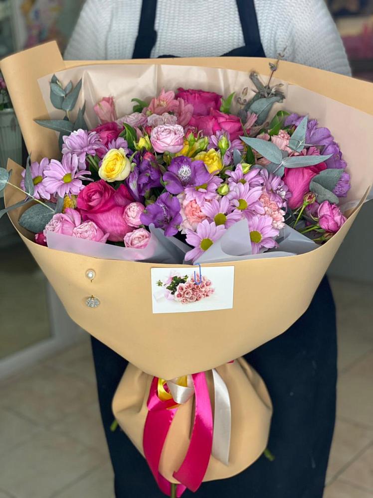 Букет цветов из: Хризантемы, Гвоздики и Альстромерии в Дубовке Ставропольского края