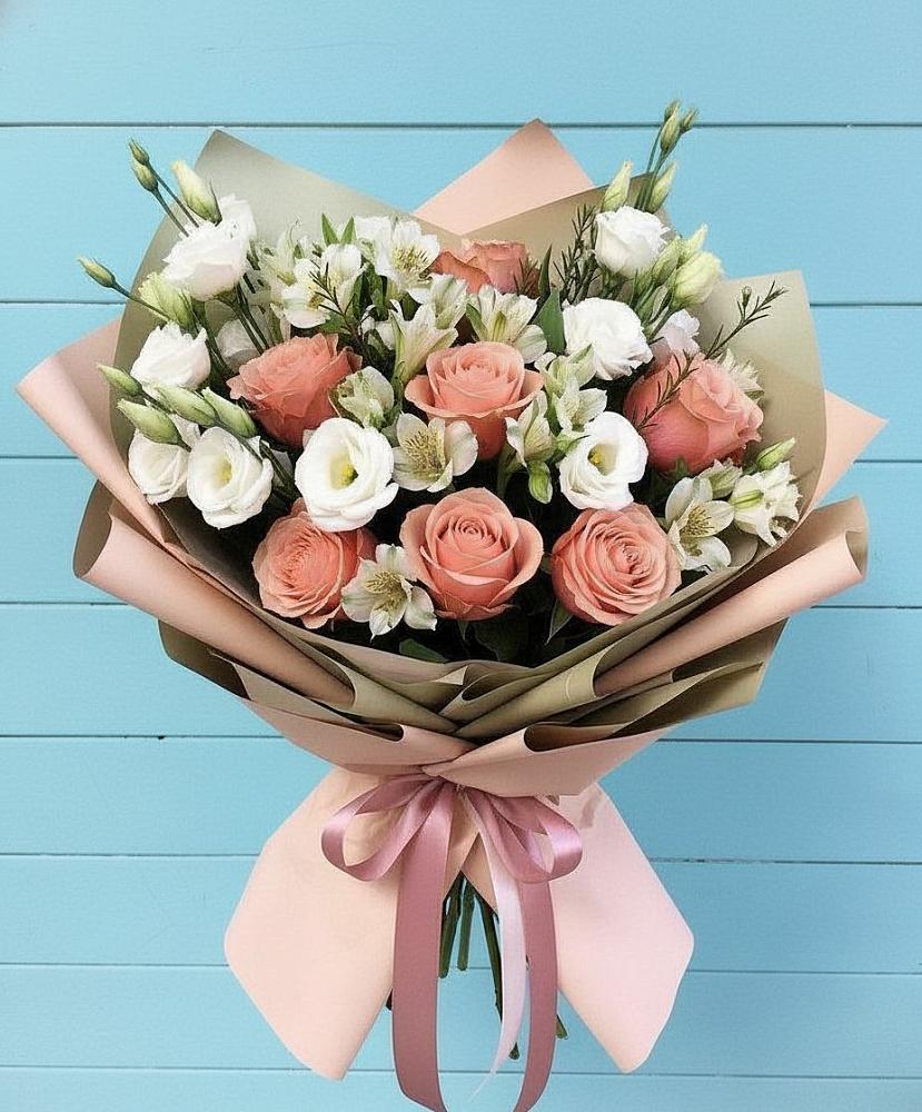 Букет цветов из: Розы, Альстромерии и Лизиантусы в Дубовке Ставропольского края