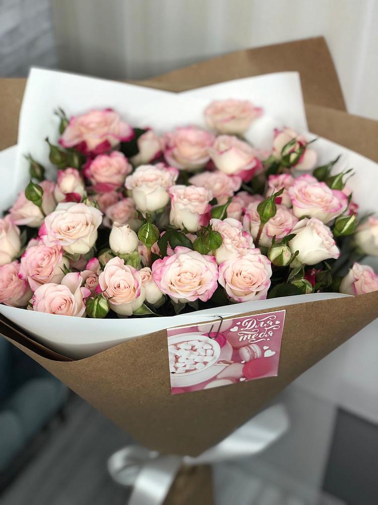 Букет цветов из: Розы в Дубовке Ставропольского края