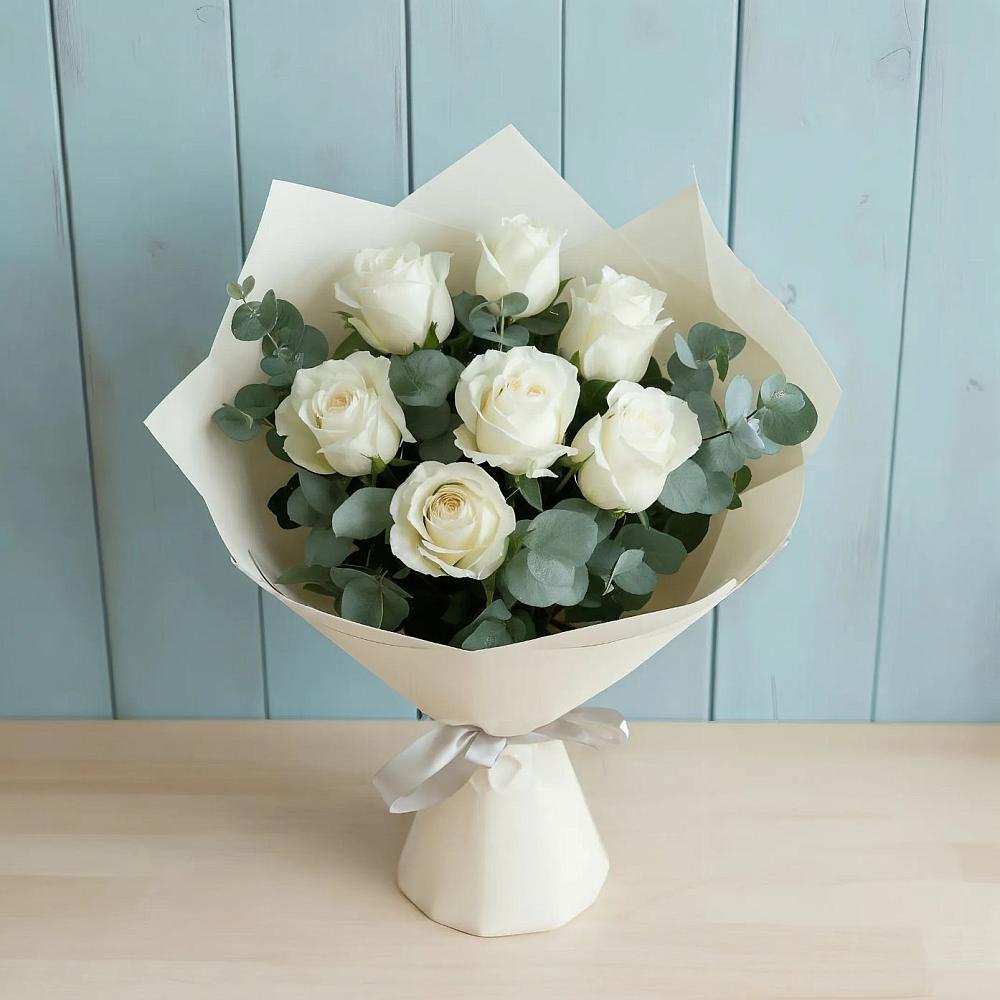 Букет Белые розы в Эвкалипте в Дубовке Ставропольского края