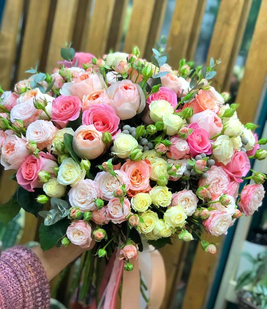 Букет цветов из: Розы в Дубовке Ставропольского края