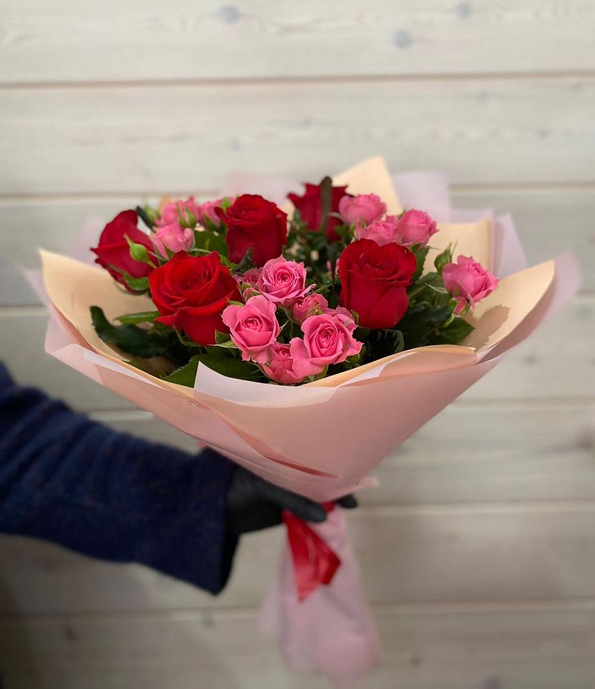 Букет цветов из: Розы в Дубовке Ставропольского края