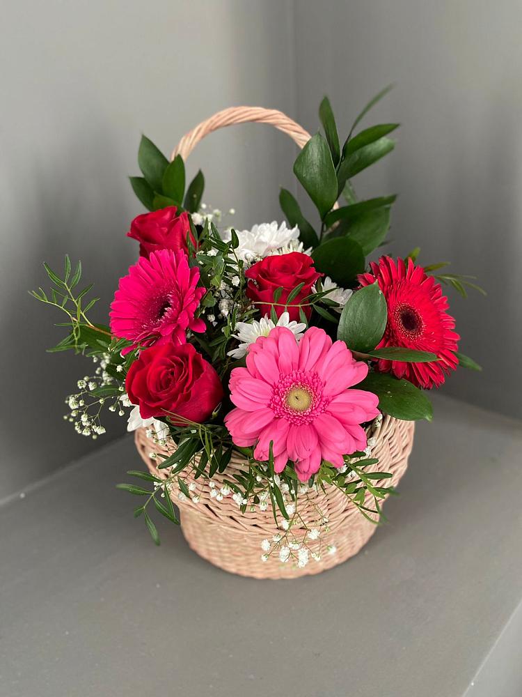 Цветочная композиция из Розы, Хризантемы и Герберы в корзине в Дубовке Ставропольского края