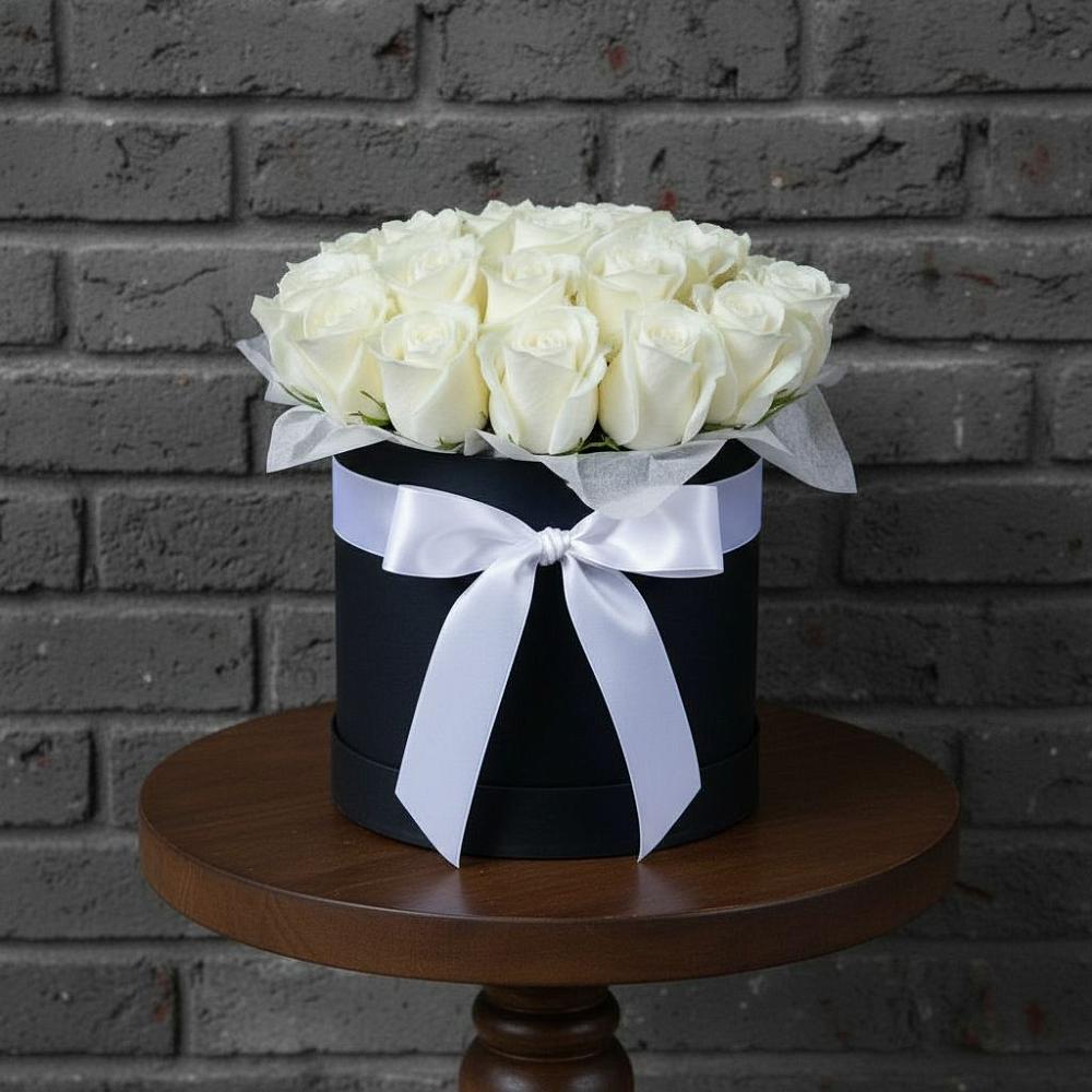 Цветочная композиция из Розы в шляпной коробке в Дубовке Ставропольского края