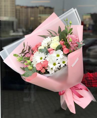 Букет цветов из: Розы, Лизиантусы и Хризантемы в Дубовке Ставропольского края